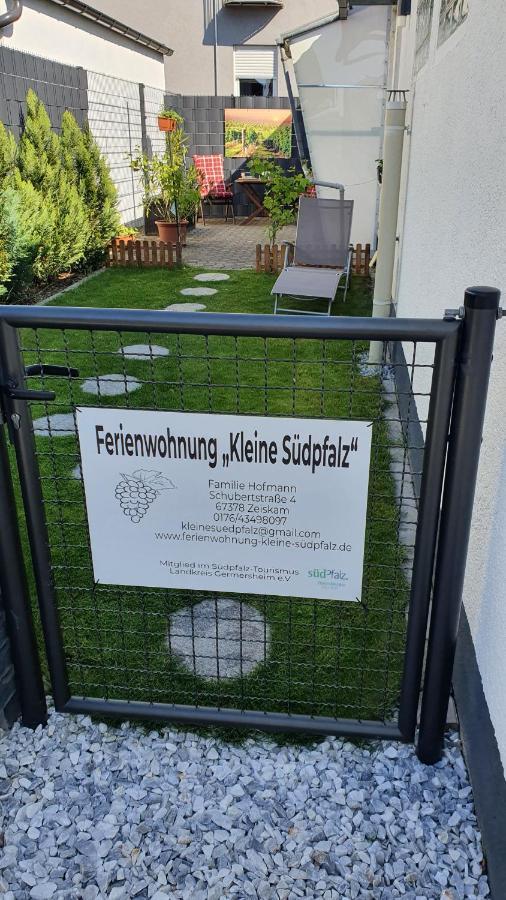 Ferienwohnung Kleine Suedpfalz Zeiskam Bagian luar foto