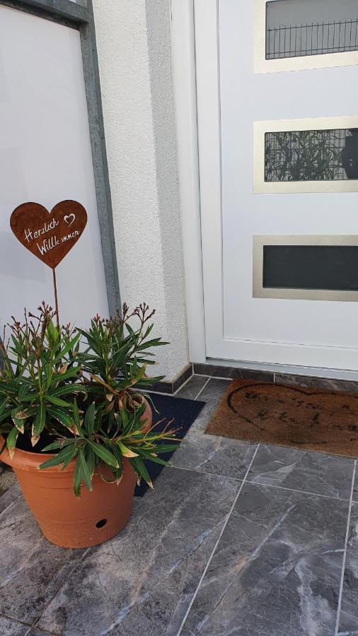 Ferienwohnung Kleine Suedpfalz Zeiskam Bagian luar foto